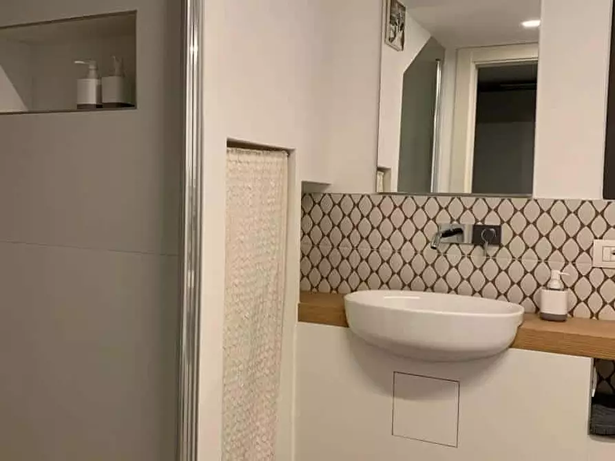 Immagine 7 di Appartamento in affitto  in Via Santo Garovaglio19 a Como