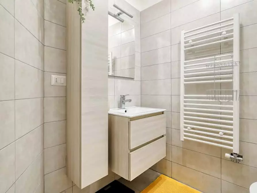 Immagine 10 di Camera in affitto  in Via Vigevano45 a Milano