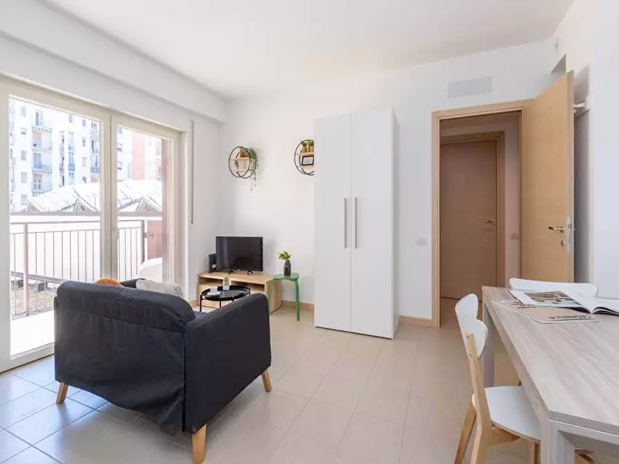Immagine 23 di Camera in affitto  in Via Gardone5 a Milano