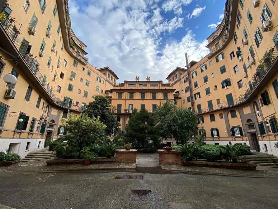 Immagine 19 di Appartamento in affitto  in Via Giuseppe Andreoli2 a Roma