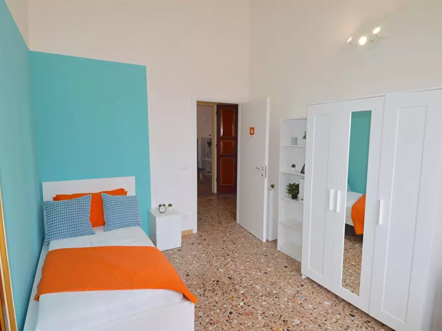 Immagine 2 di Camera in affitto  in Corso Canalgrande16 a Modena