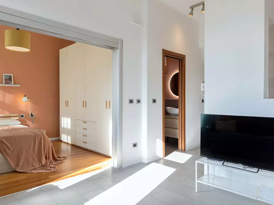 Immagine 10 di Appartamento in affitto  in Via Cesare Battisti18 a Trieste