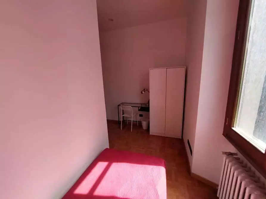 Immagine 2 di Camera in affitto  in Via Giuseppe la Farina47 a Firenze