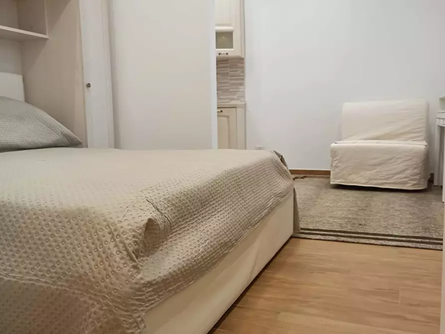 Immagine 3 di Appartamento in affitto  in Via Castell'Umberto27 a Roma