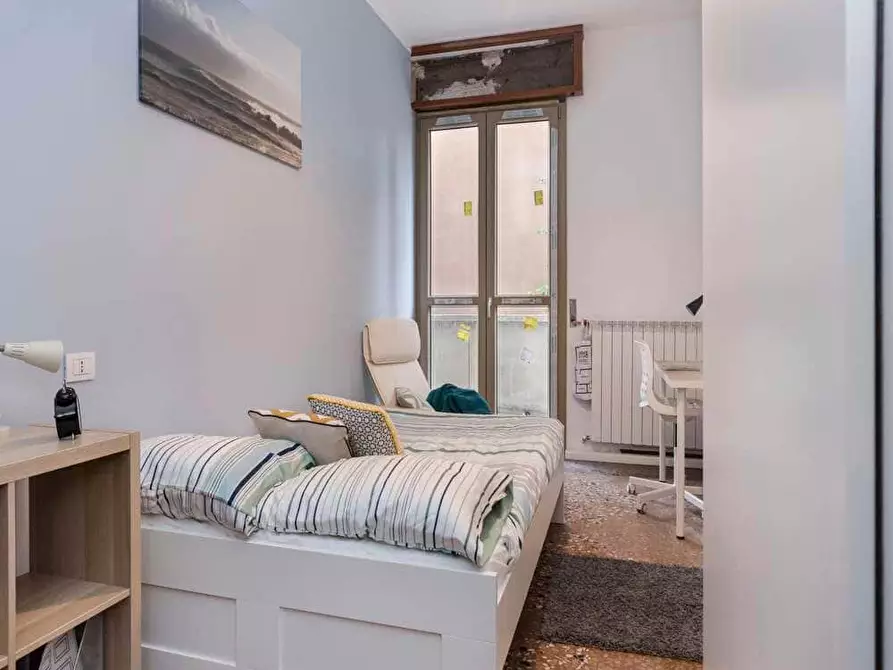 Immagine 2 di Camera in affitto  in Viale Giovanni Vicini20 a Bologna