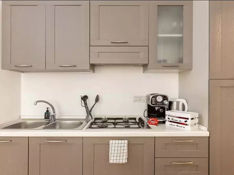 Immagine 5 di Appartamento in affitto  in Via Felice Venezian23 a Trieste