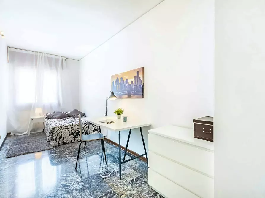 Immagine 11 di Camera in affitto  in Corso del Popolo a Venezia