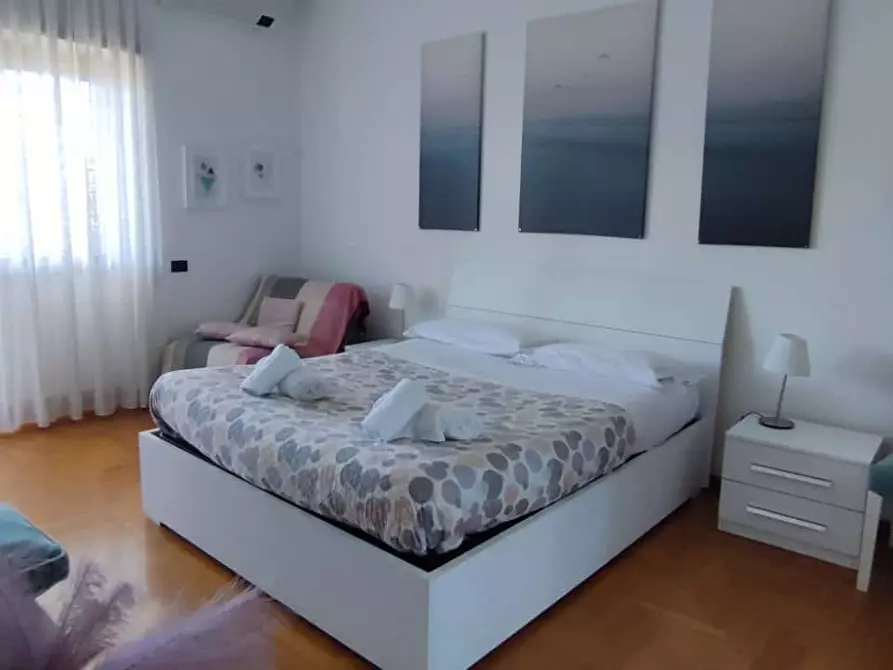 Immagine 3 di Appartamento in affitto  in Via Giovanni Gastaldi54 a Roma