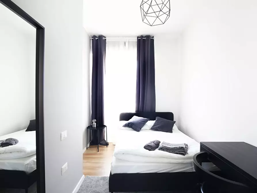 Immagine 6 di Camera in affitto  in Via Benjamin Constant6 a Milano