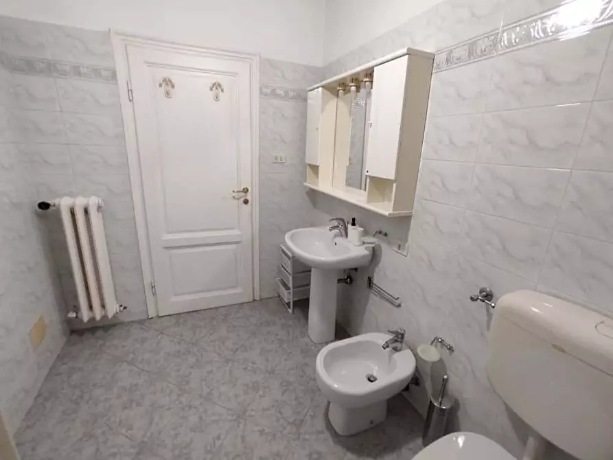 Immagine 10 di Camera in affitto  in Viale dei Mille32 a Firenze