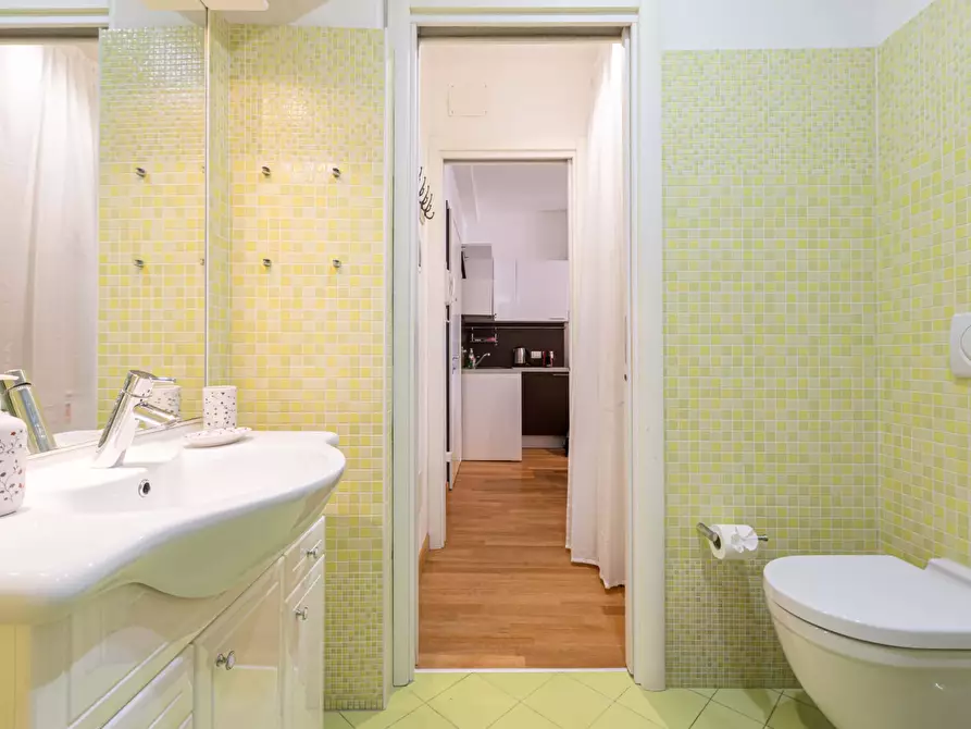 Immagine 10 di Appartamento in affitto  in Via Milano7 a Trieste