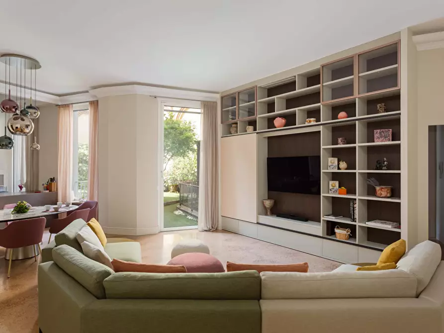 Immagine 26 di Appartamento in affitto  in Via dei Piatti4 a Milano