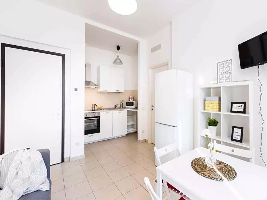 Immagine 17 di Camera in affitto  in Via Gardone5 a Milano