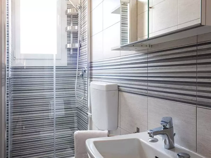 Immagine 6 di Camera in affitto  in Via Belmeloro3 a Bologna