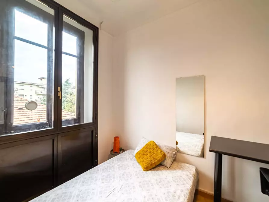 Immagine 2 di Camera in affitto  in Viale Campania35 a Milano