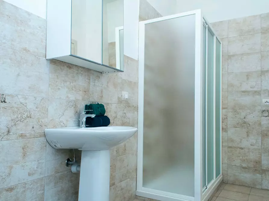 Immagine 10 di Camera in affitto  in Piazza Tancredi Galimberti25 a Torino