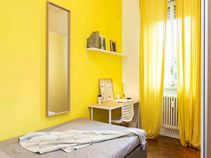 Immagine 2 di Camera in affitto  in Via Sulmona23 a Milano