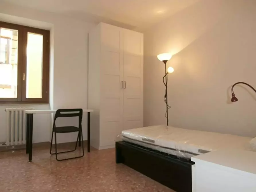 Immagine 1 di Camera in affitto  in Via Santa Chiara7 a Verona