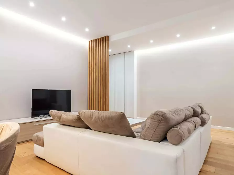 Immagine 19 di Appartamento in affitto  in Via della Moscova40 a Milano