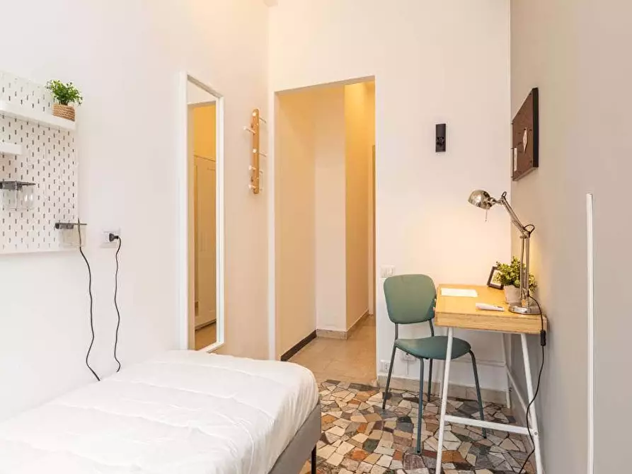 Immagine 10 di Camera in affitto  in Viale Romagna5 a Milano