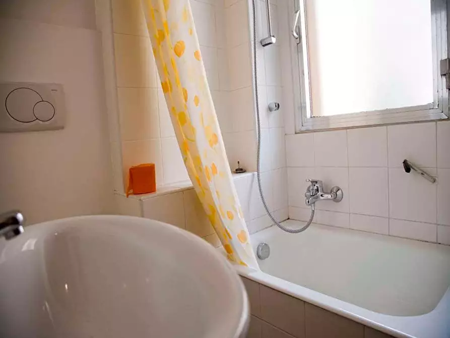 Immagine 4 di Camera in affitto  in Via Conca del Naviglio37A a Milano