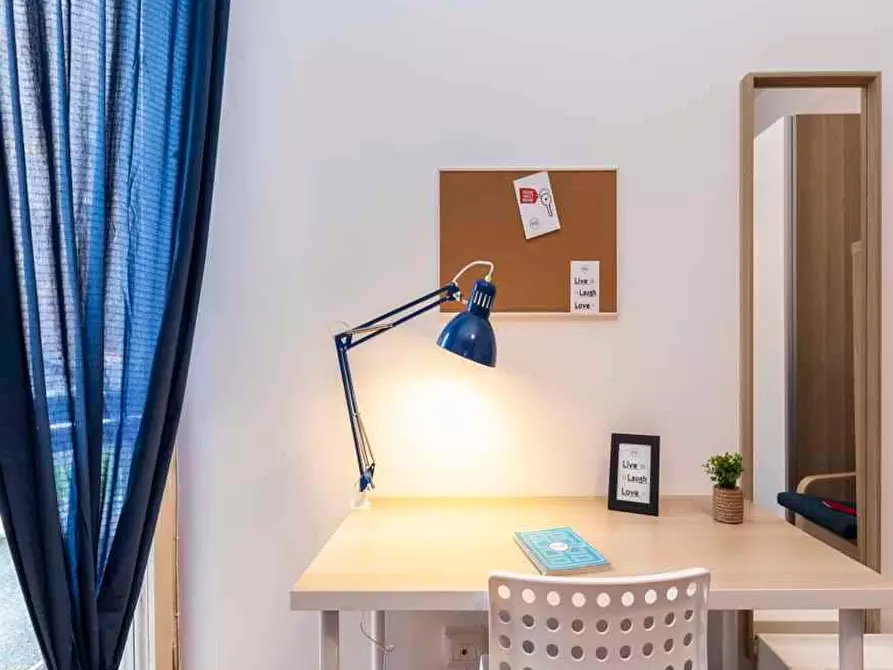 Immagine 5 di Camera in affitto  in Via Sulmona23 a Milano