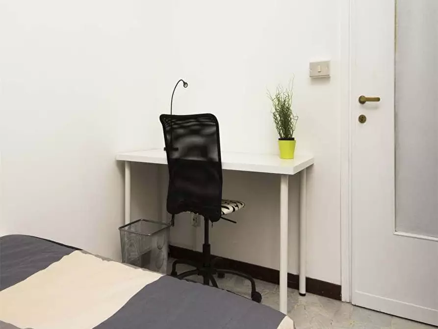 Immagine 2 di Camera in affitto  in Via Salvatore Barzilai5 a Milano