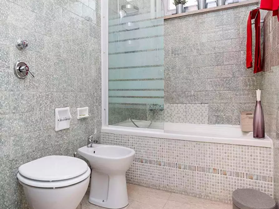 Immagine 38 di Camera in affitto  in Via Giuseppe Frua16 a Milano