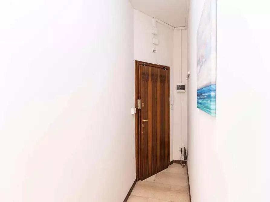 Immagine 13 di Camera in affitto  in Via Lorenteggio80 a Milano