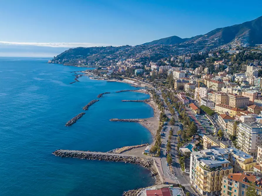 Immagine 24 di Appartamento in affitto  in Via Arnaldo da Brescia4 a San Remo