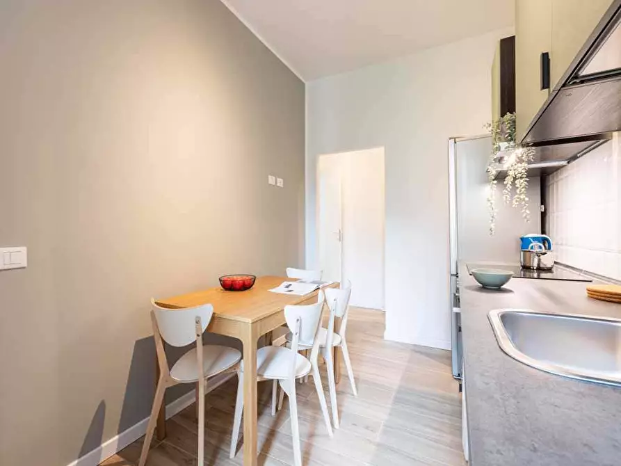 Immagine 9 di Camera in affitto  in Via Lorenteggio70 a Milano