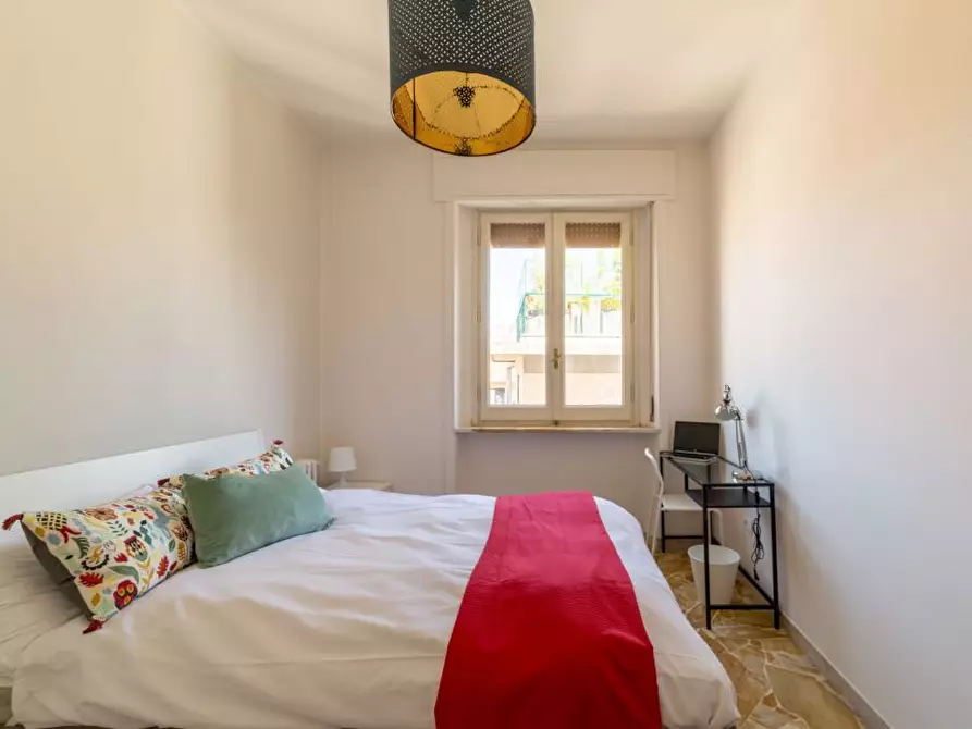 Immagine 2 di Camera in affitto  in Viale dei Mille8 a Firenze