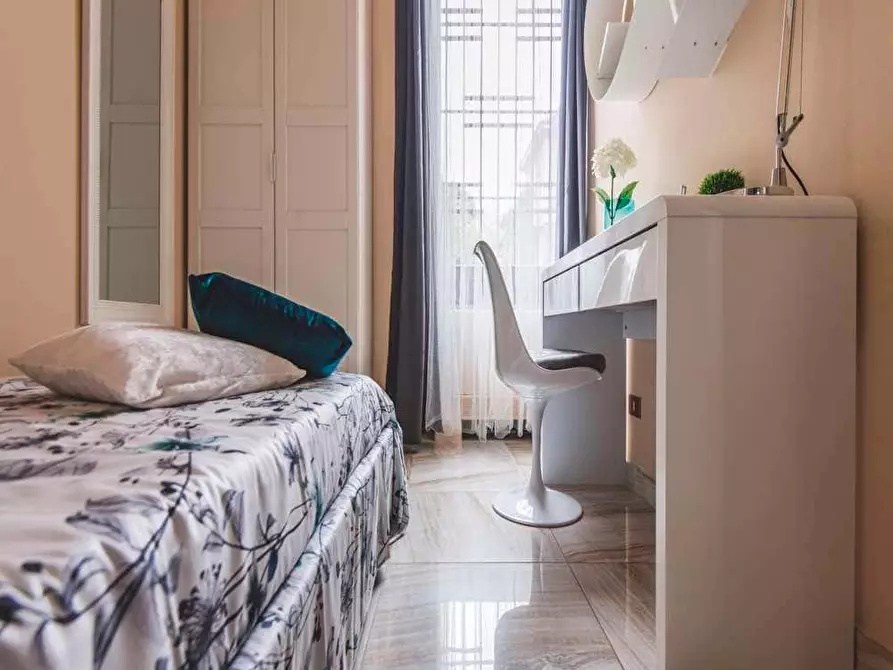 Immagine 3 di Camera in affitto  in Viale Nazario Sauro4 a Milano