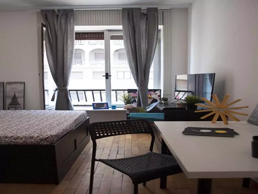 Immagine 13 di Camera in affitto  in Viale Tunisia13 a Milano