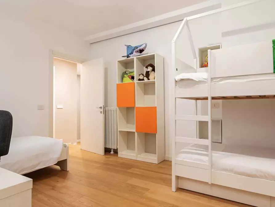 Immagine 4 di Appartamento in affitto  in Via della Moscova40 a Milano