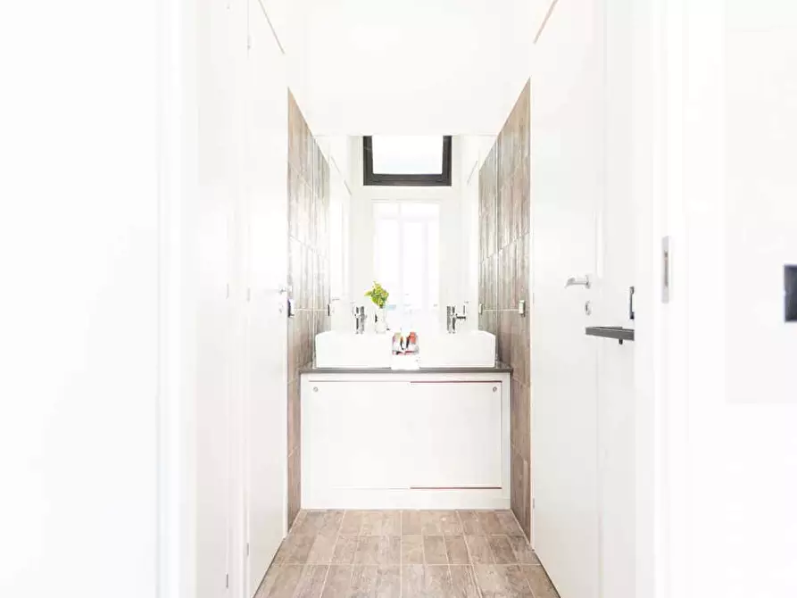 Immagine 21 di Camera in affitto  in Viale Col di Lana6 a Milano