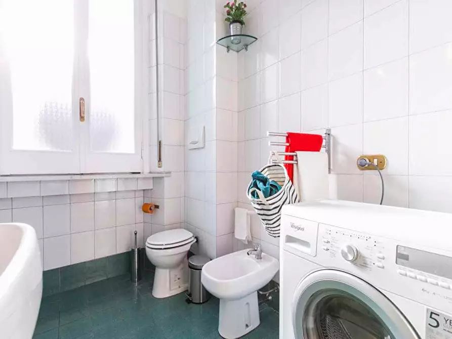 Immagine 11 di Camera in affitto  in Viale Edoardo Jenner64 a Milano