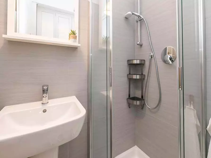 Immagine 28 di Camera in affitto  in Corso San Gottardo40 a Milano