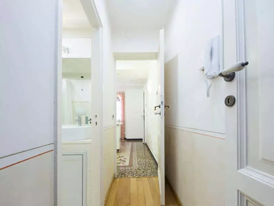 Immagine 9 di Appartamento in affitto  in Via XX Settembre7/3 a Genova
