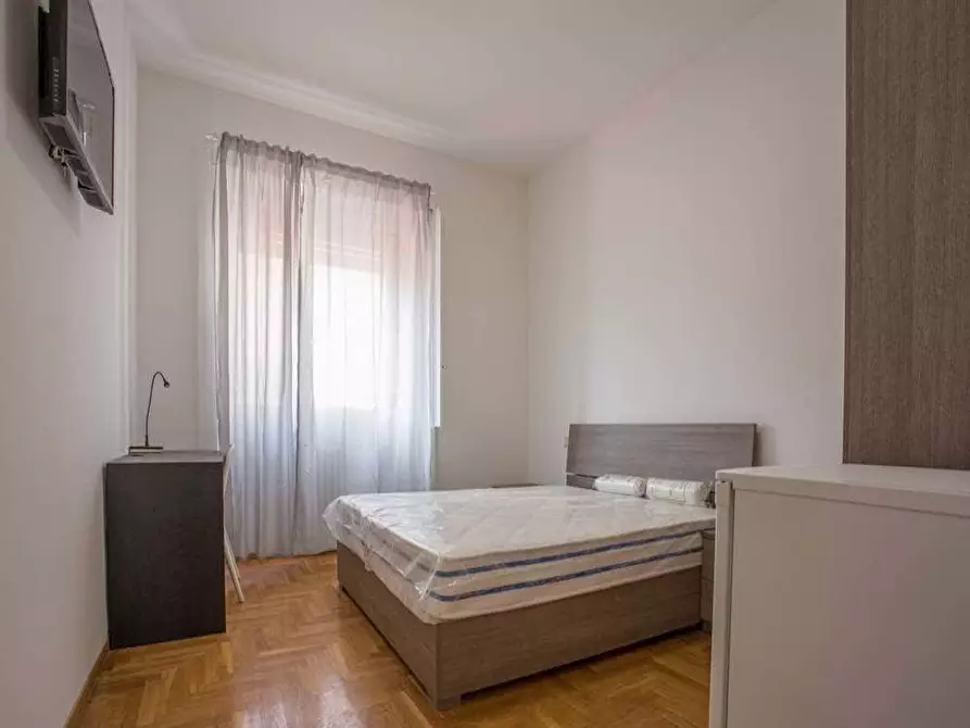 Immagine 3 di Camera in affitto  in Via Farneti4 a Milano