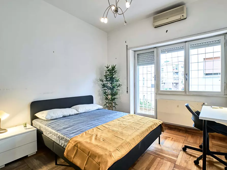 Immagine 2 di Camera in affitto  in Via Attilio Friggeri35 a Roma