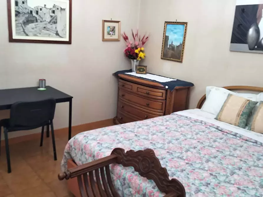 Immagine 3 di Camera in affitto  in Via Tullio Ascarelli99 a Roma