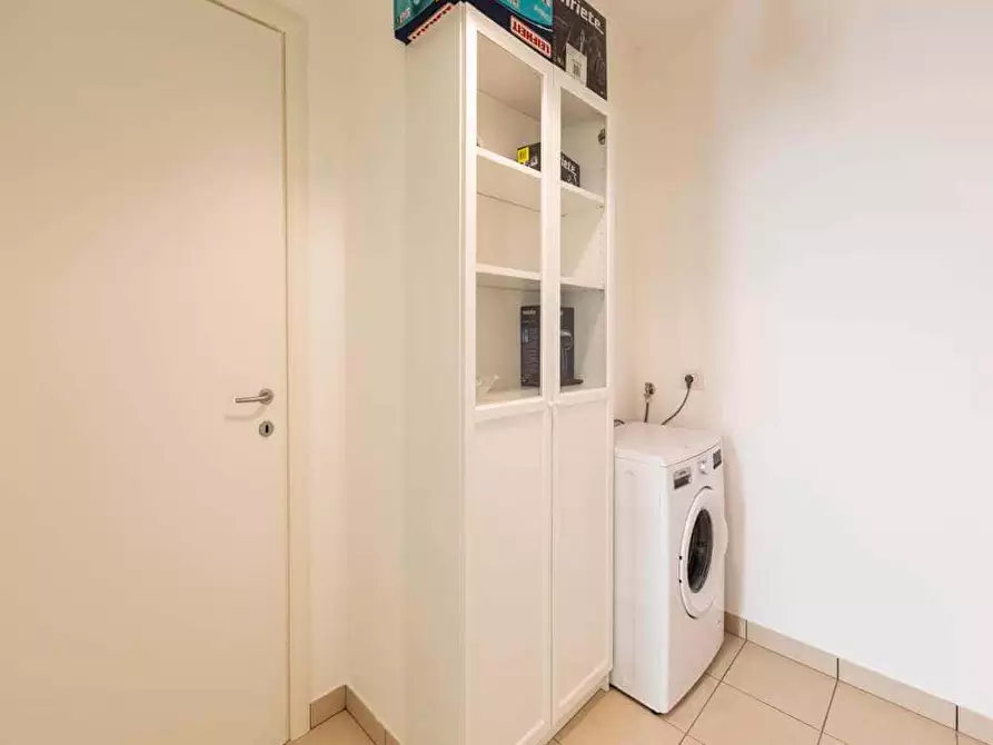 Immagine 11 di Camera in affitto  in Via Gardone5 a Milano