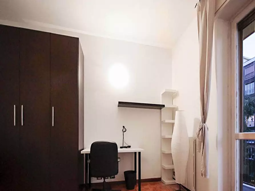 Immagine 11 di Camera in affitto  in Via Emilio De Marchi8 a Milano