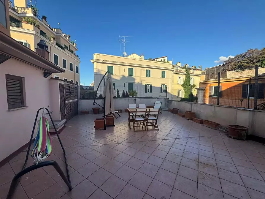 Immagine 20 di Appartamento in affitto  in Via dei Fienili43 a Roma