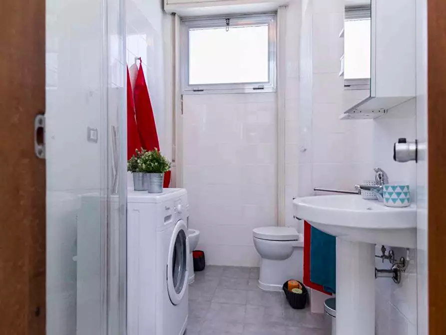 Immagine 27 di Camera in affitto  in Via Giuseppe Frua16 a Milano