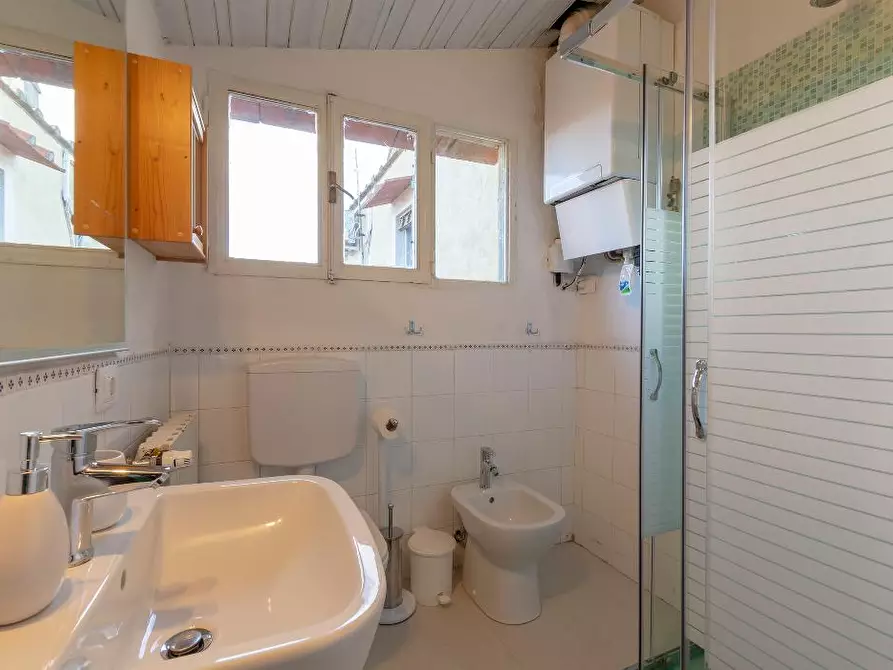 Immagine 4 di Camera in affitto  in Via Pietrapiana16 a Firenze