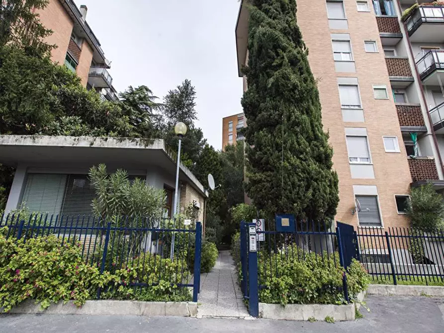 Immagine 19 di Camera in affitto  in Via dei Mandorli27 a Buccinasco