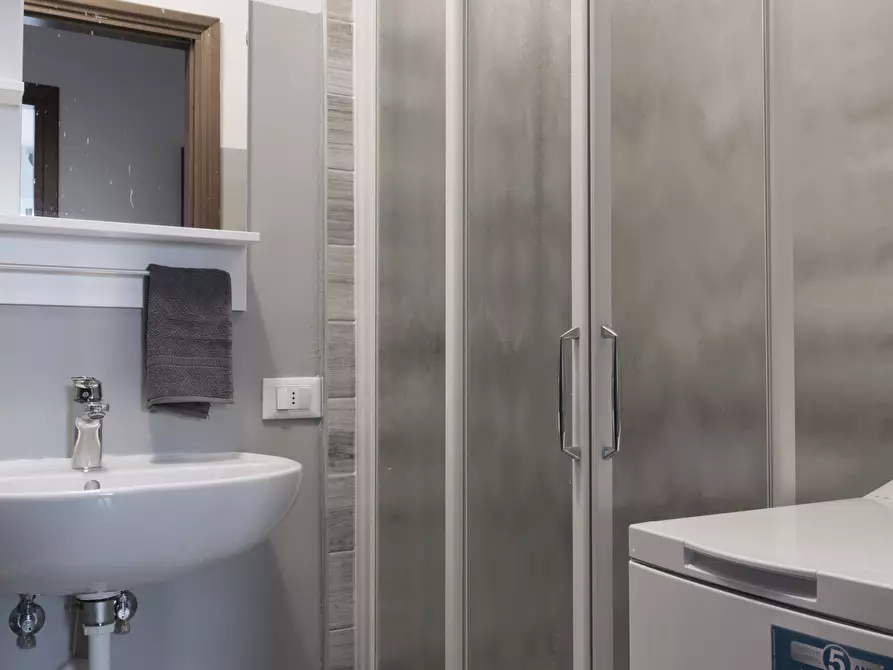 Immagine 18 di Camera in affitto  in Via Federico Engels8 a Milano