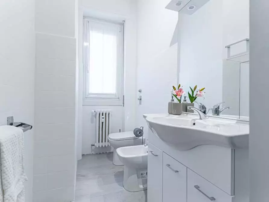 Immagine 10 di Camera in affitto  in Viale Teodorico19 a Milano